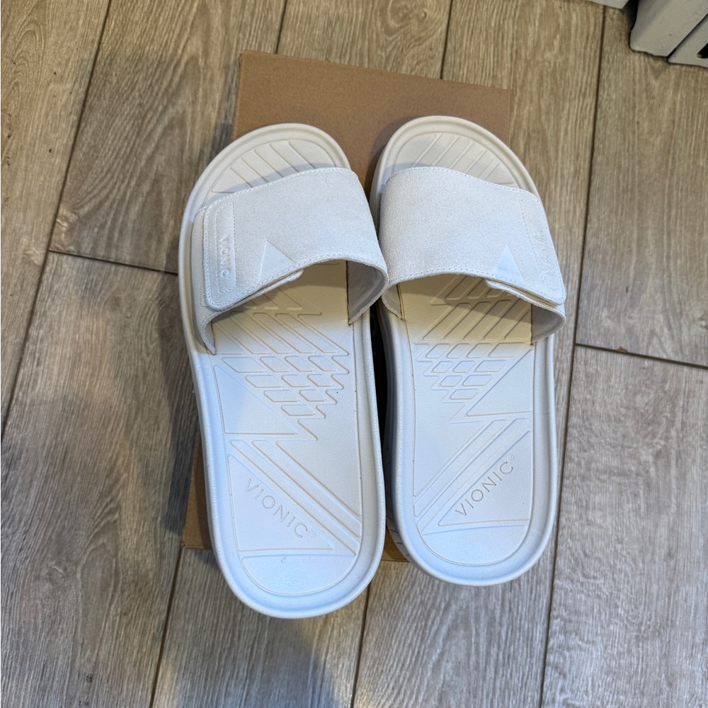 Vionic Cream Rejuvenate Slides
Women’s 12 or Mens 10.5